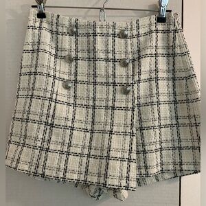 Bebe Plaid Black & White Sailor Skort / Skirt size XS